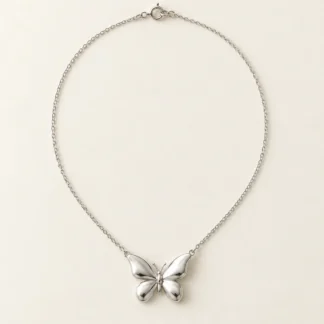 Illustration of Design temperament butterfly necklace